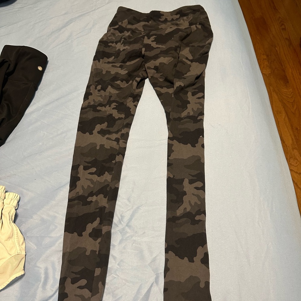 camo leggings